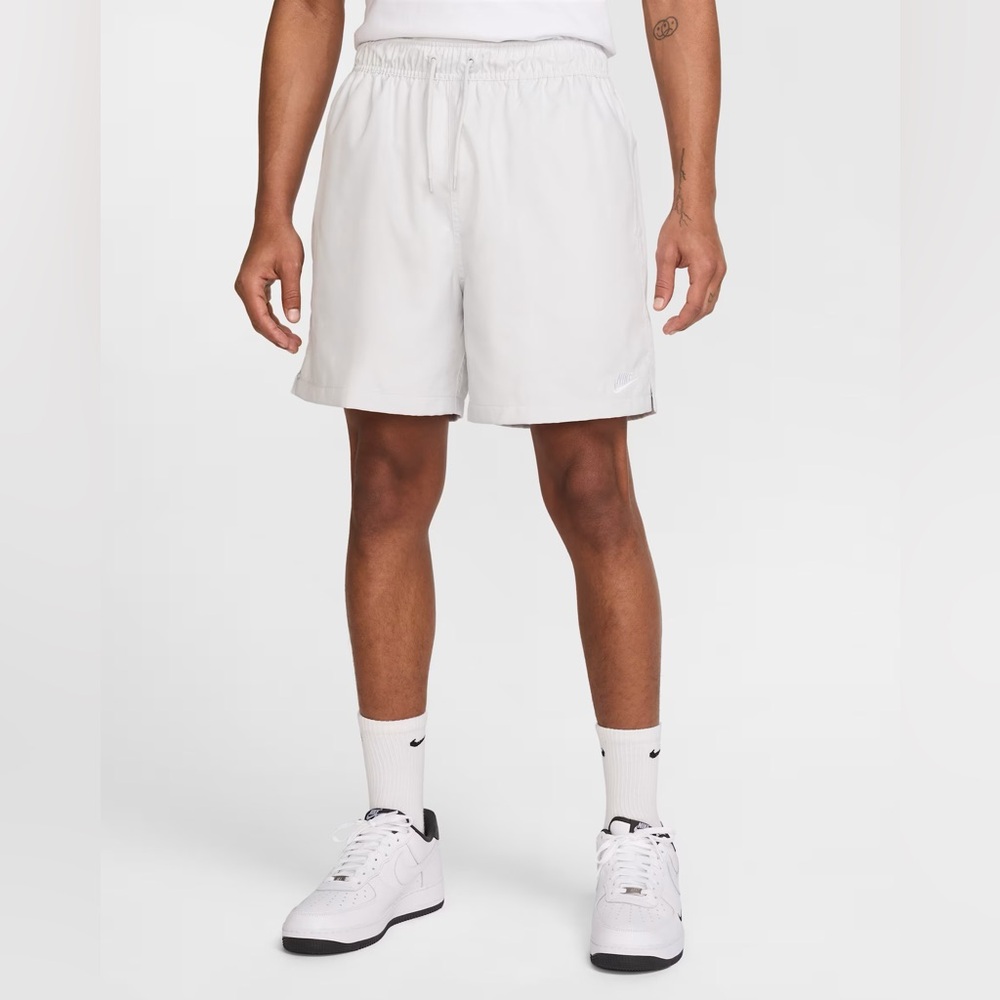 Nike Men's Light Grey Elastic-Waist Shorts